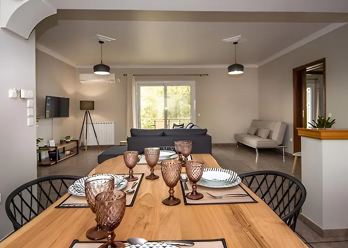 Aristotelis Lakithra-alexandra Lakithra